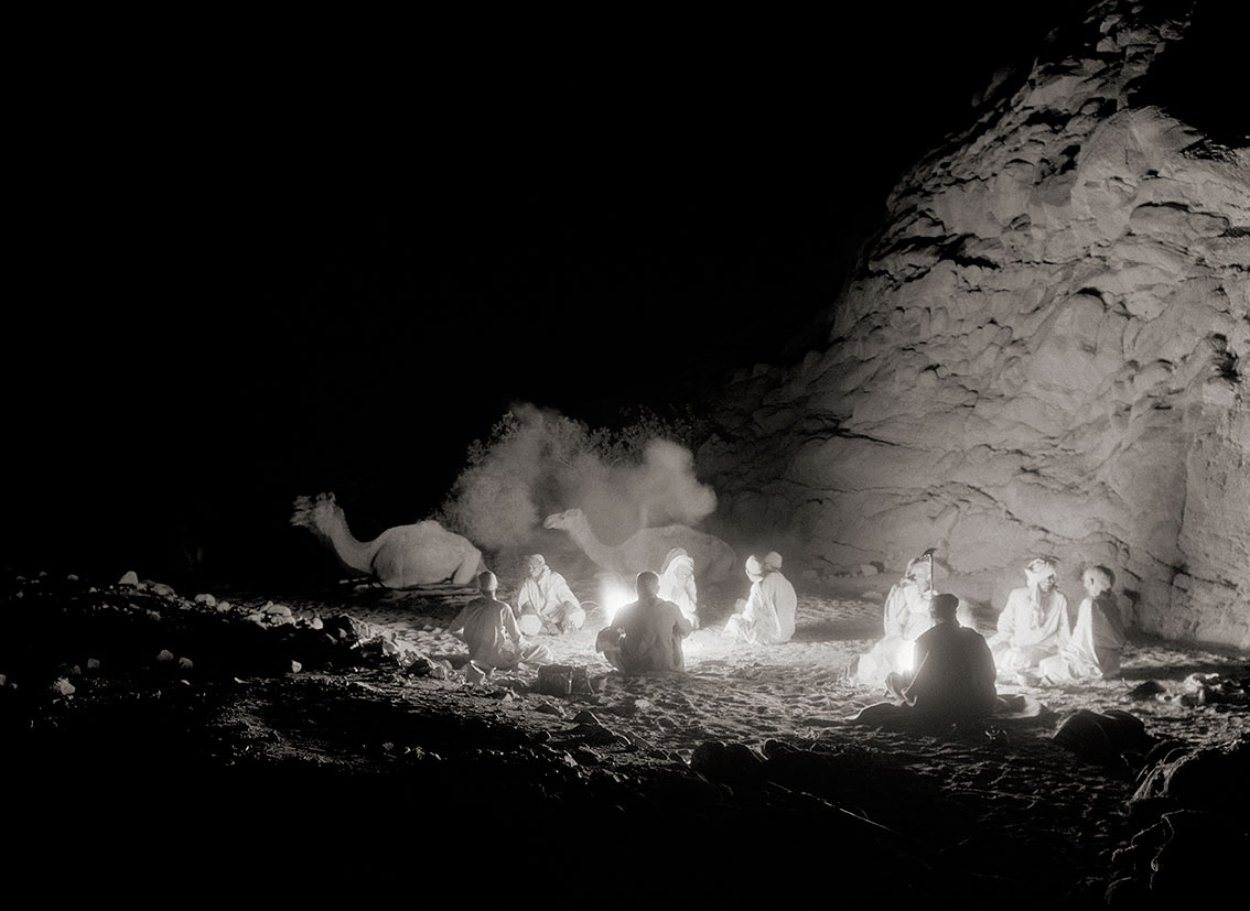 Καταυλισμός Βεδουίνων τη νύχτα, Όρος Σινά, 2 Ιουνίου 1933. © Roussen Collection/ Saint Catherine Foundation.