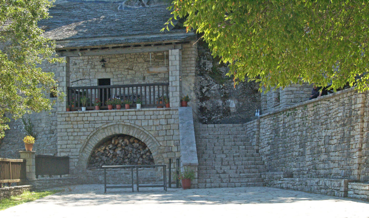 Στους ναούς και στα μοναστήρια, έχουν αποτυπωθεί περισσότερο από αλλού όλες οι σημαντικές στιγμές της ιστορίας της περιοχής της Καρδίτσας (φωτ.: ΑΠΕ-ΜΠΕ).