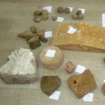 Δύο ταξιδιωτικοί σάκοι με πλήθος αρχαιοτήτων κατασχέθηκαν στην Κορωνησία