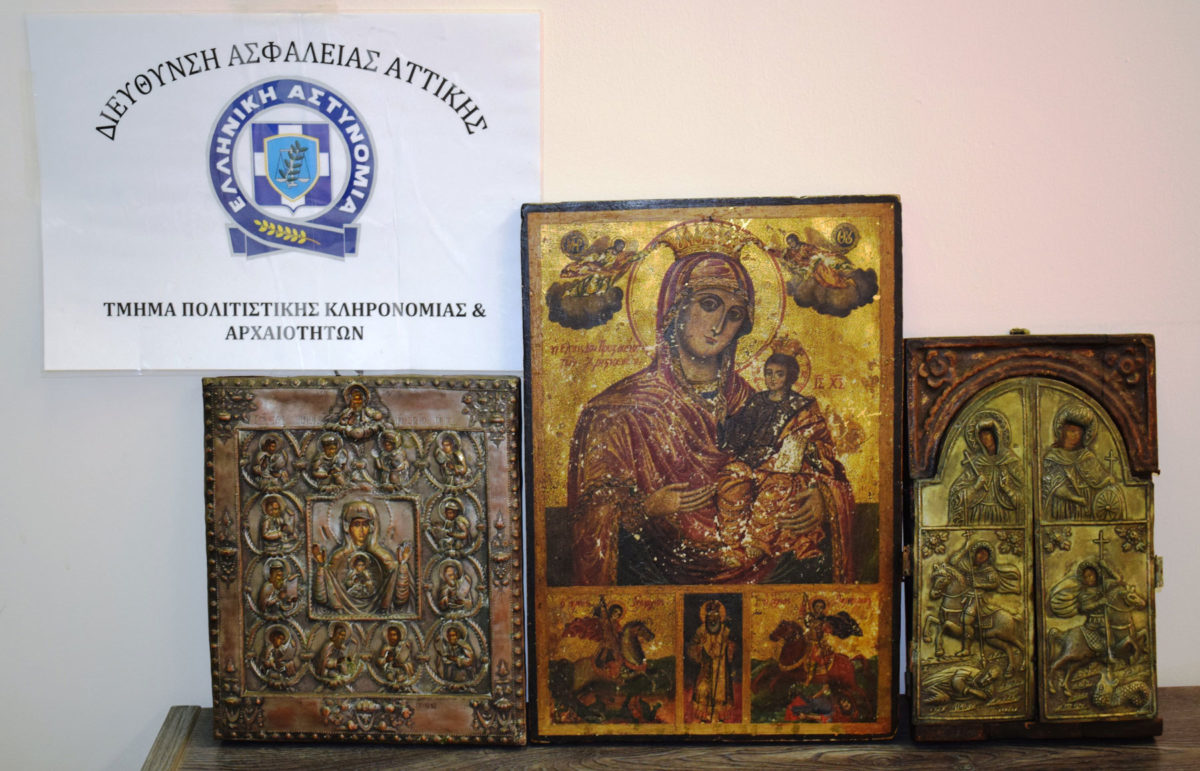 Μέρος των αρχαιοτήτων που κατασχέθηκαν στην Ανάβυσσο (φωτ.: Ελληνική Αστυνομία).