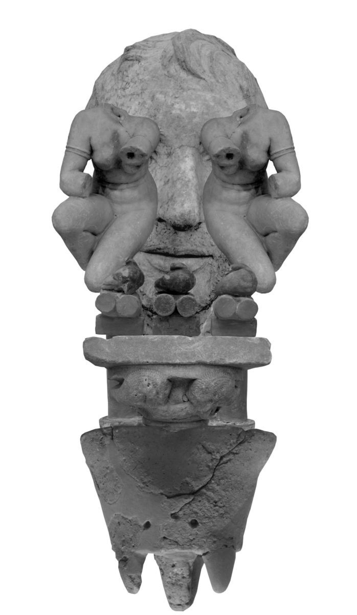 Έργο του HOPE από την έκθεση «Μy sons, too young then» στο Αρχαιολογικό Μουσείο Άνδρου.