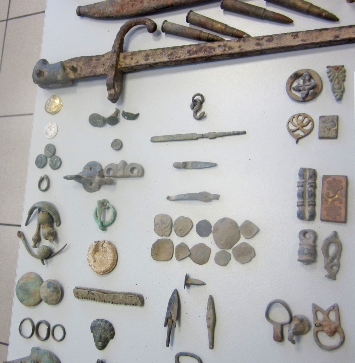 Μέρος των ευρημάτων (φωτ.: Ελληνική Αστυνομία).