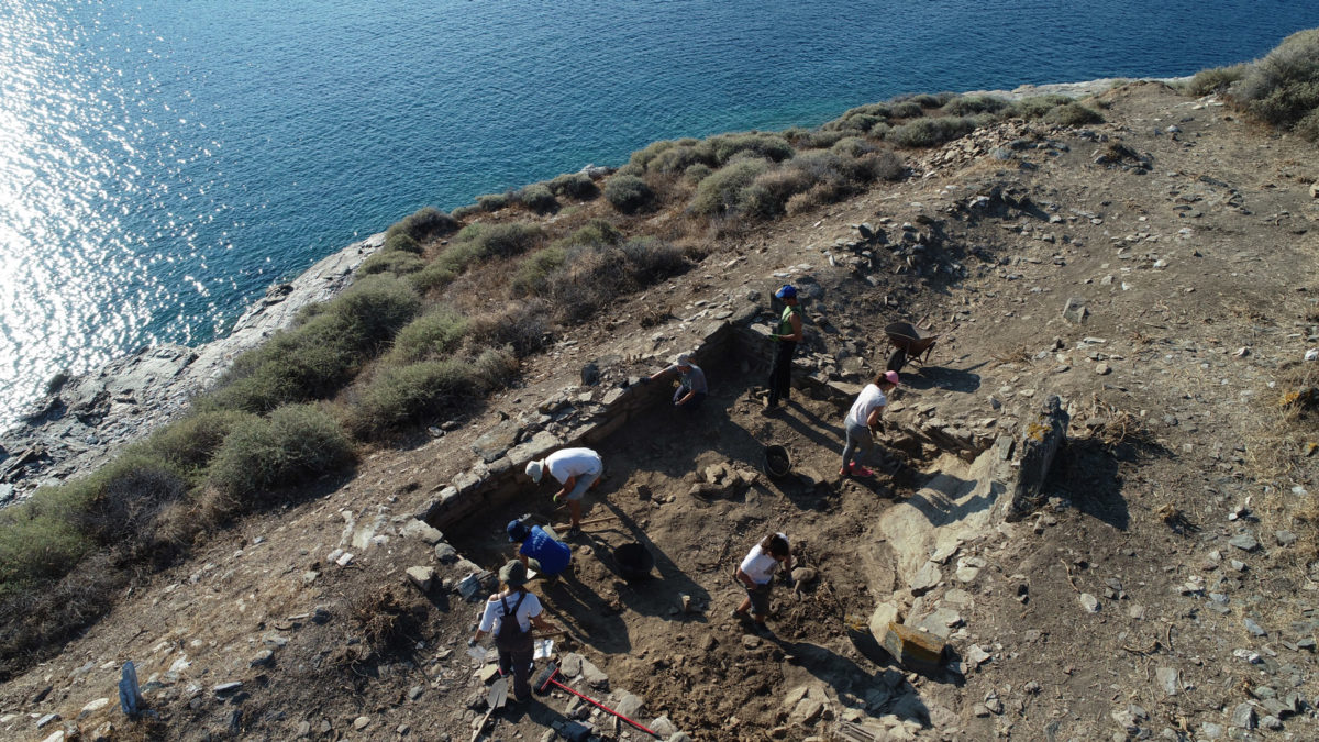 Αεροφωτογραφία Κτιρίου 2, Χώρου ΙΒ, κατά τη διάρκεια της ανασκαφής (φωτ.: Α. Μαζαράκης Αινιάν).