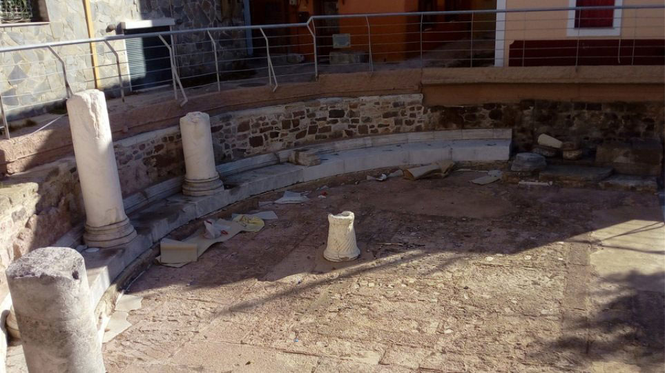 Καταστροφές με έλαια από αναμμένα κεριά σε υστερορωμαϊκό οικοδόμημα