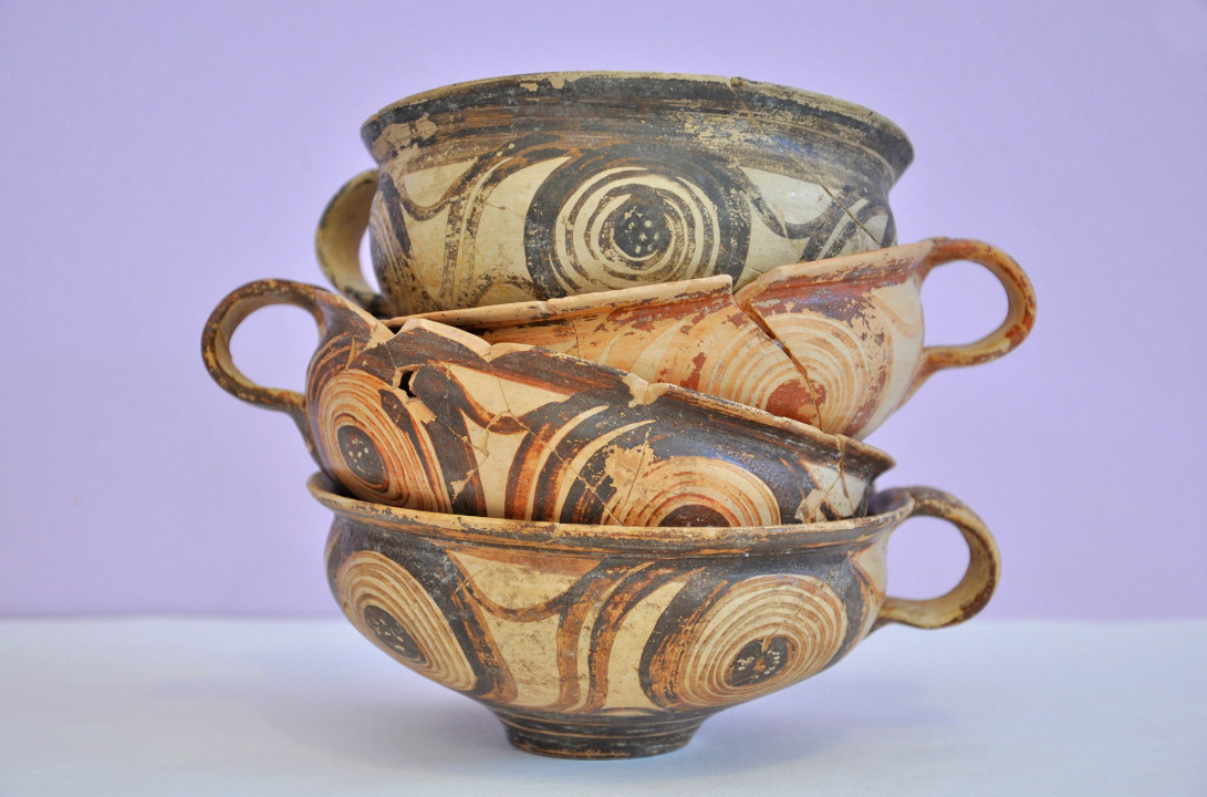 Ασύλητος τάφος βρέθηκε στο νεκροταφείο των Αηδονίων