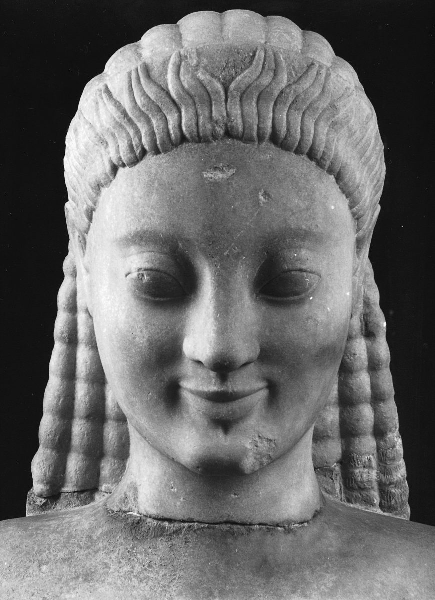 Ο κούρος της Βολομάνδρας. Γύρω στο 560-550 π.Χ. (© ΥΠΠΟΑ/Εθνικό Αρχαιολογικό Μουσείο/ΤΑΠ).