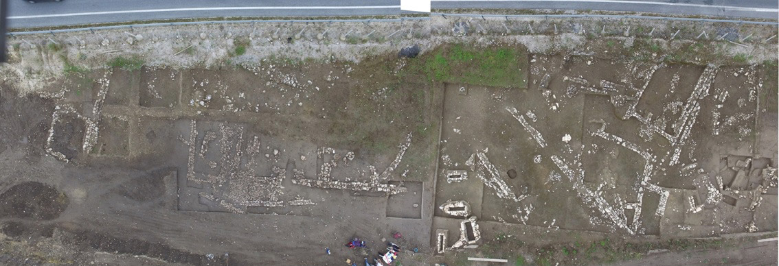 Γενική άποψη της ανασκαφής στη θέση «Ασβεσταριά» Πετρωτού Τρικάλων (φωτ.: ΥΠΠΟΑ).
