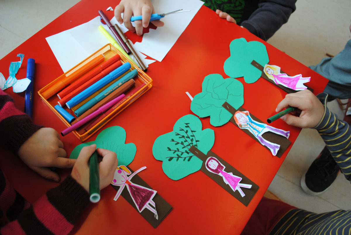 Ζωγραφίζοντας δρυάδες στο Αρχαιολογικό Μουσείο Πατρών.