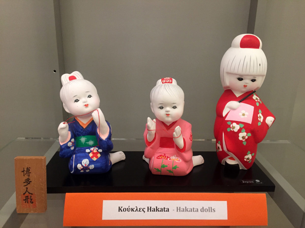 Κούκλες Hakata από την έκθεση «Παραδοσιακές κούκλες και παιχνίδια από την Ιαπωνία» στο Μουσείο Μπενάκη Παιχνιδιών.