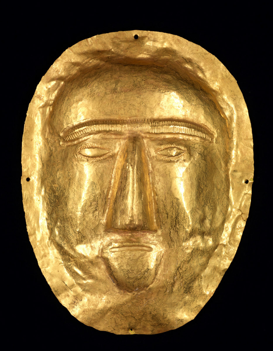 Ταφική μάσκα από τη Θατζ, Τελλ αλ-Ζάιερ. 1ος αι. μ.Χ. Χρυσός. Εθνικό Μουσείο, Ριάντ.