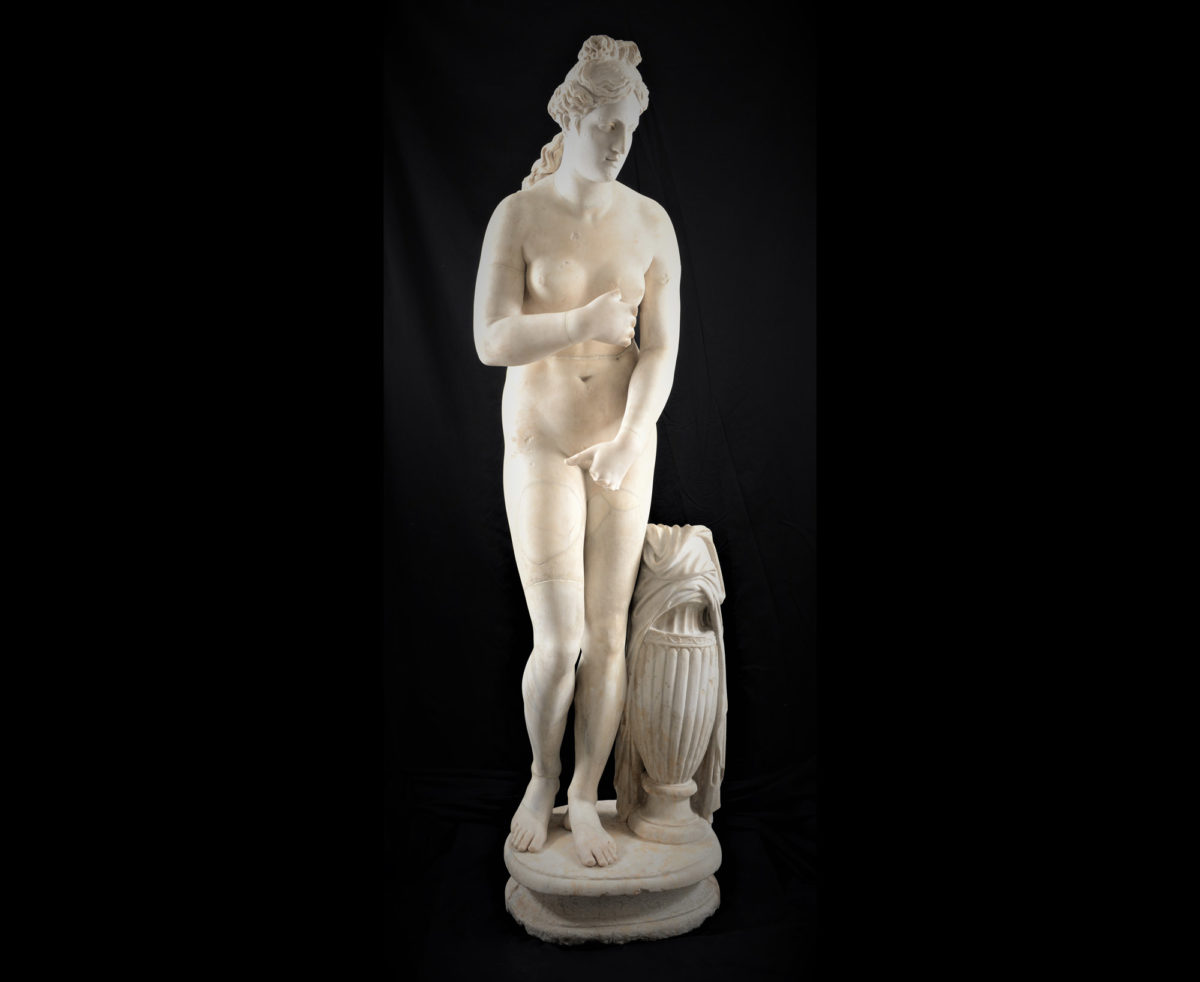 Άγαλμα Αφροδίτης στον τύπο του Καπιτωλίου. Έργο ρωμαϊκών χρόνων (© Εθνικό Αρχαιολογικό Μουσείο/TAΠΑ).