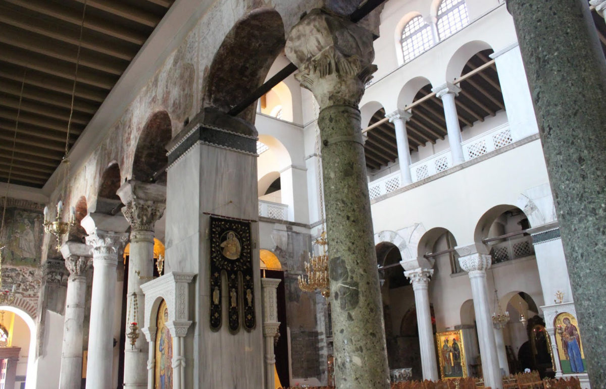 Ένα από τα μυστικά που κρύβει ο ναός του Αγίου Δημητρίου της Θεσσαλονίκης είναι το παρελθόν των κιόνων του (φωτ.: ΑΠΕ-ΜΠΕ / Β. Μέλφος).
