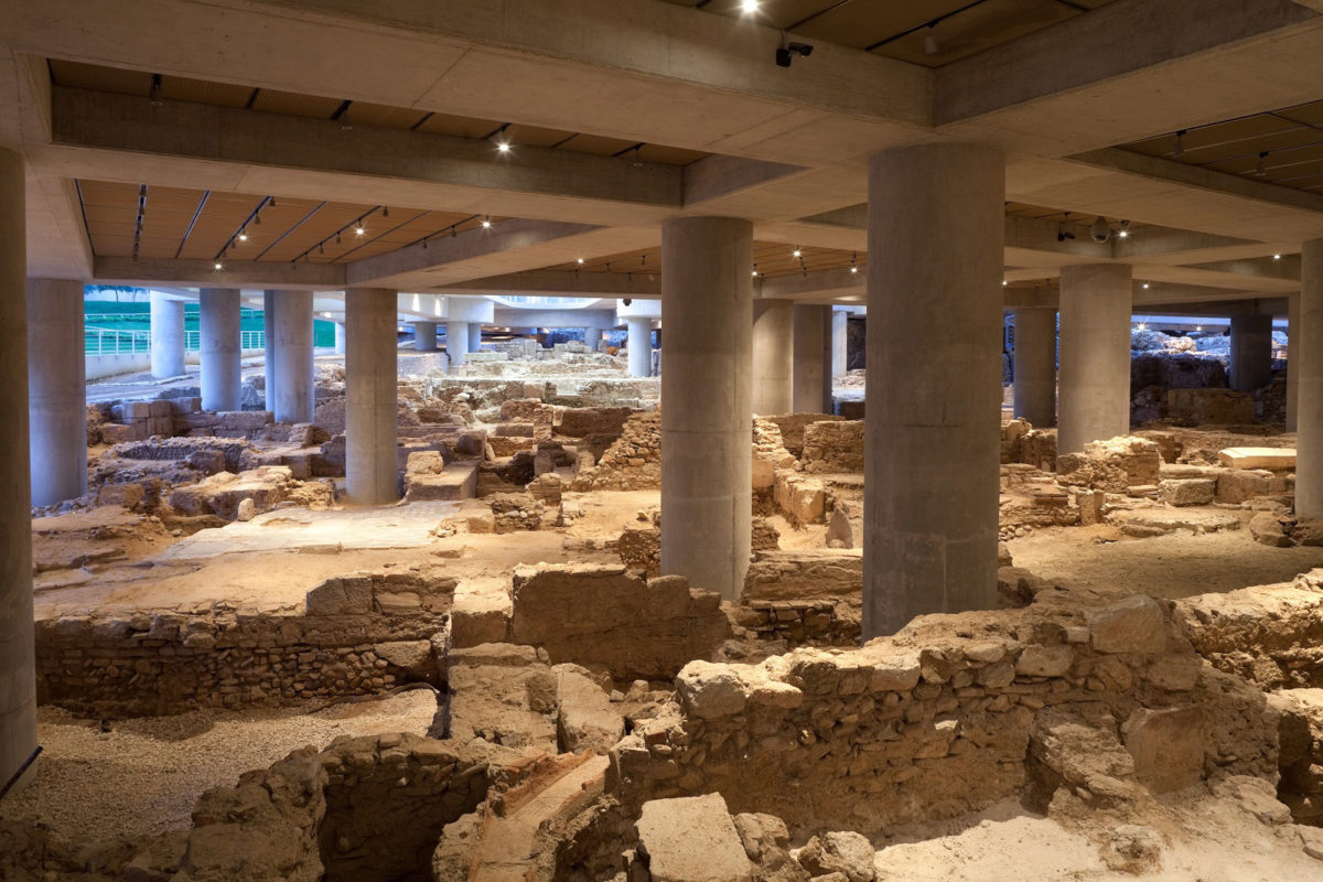 Άποψη της αρχαιολογικής ανασκαφής στη βάση του Μουσείου. © Μουσείο Ακρόπολης. Φωτ.: Νίκος Δανιηλίδης.