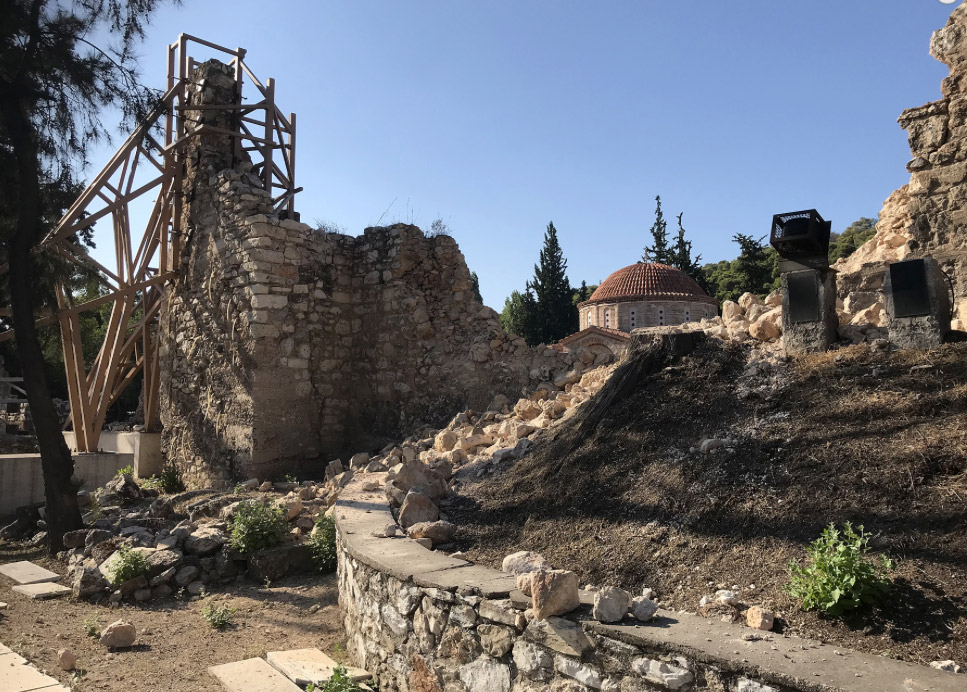 Αποτίμηση ζημιών στη Μονή Δαφνίου