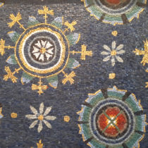 Ψηφιδωτά της Θεσσαλονίκης και της Ραβέννας «συνομιλούν» στη Ροτόντα