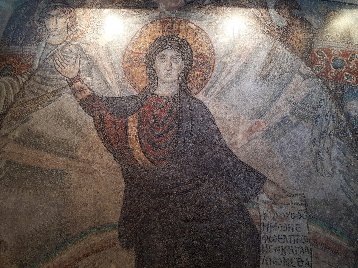 Ψηφιδωτό που παρουσιάζεται στην έκθεση «Η λάμψη του ψηφιδωτού, αυθεντικά και αντίγραφα από τη Θεσσαλονίκη και τη Ραβέννα» (φωτ.: ΑΠΕ-ΜΠΕ).