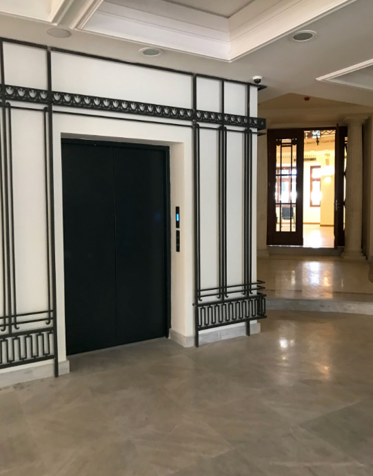 Αυτοψία της Λ. Μενδώνη στο ξενοδοχείο «Ακροπόλ»