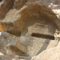 Δύο ασύλητοι τάφοι αποκαλύφθηκαν στο νεκροταφείο των Αηδονιών