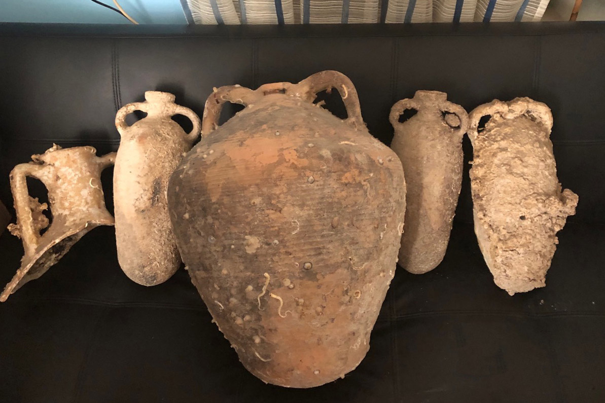 Συνελήφθη κάτοικος Καλύμνου με έξι πήλινους αρχαίους αμφορείς