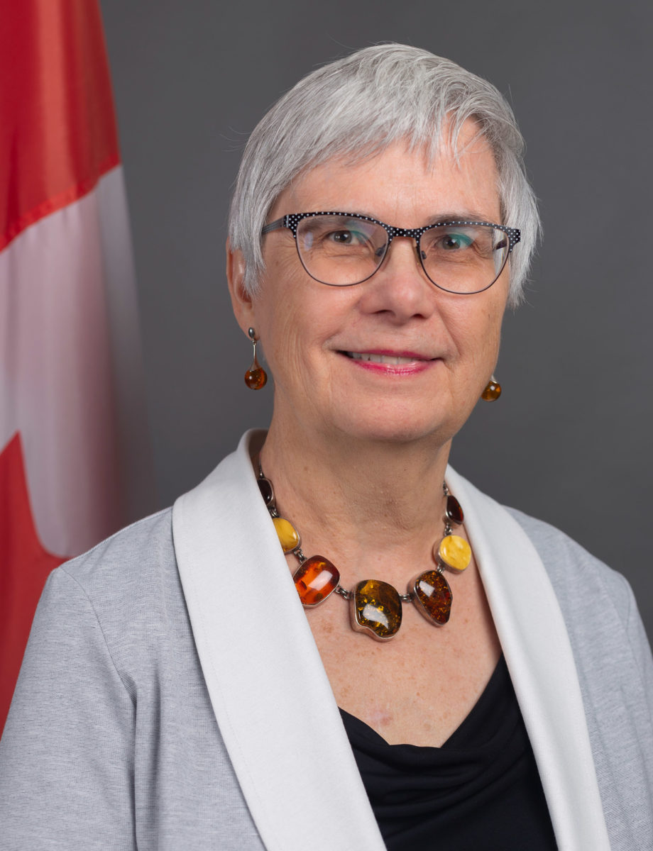 Η Leslie Weir, επικεφαλής της Εθνικής Βιβλιοθήκης του Καναδά (φωτ.: ΑΠΕ-ΜΠΕ).
