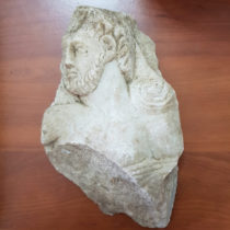 Σύλληψη 77χρονου για παράνομη κατοχή αρχαίων αντικειμένων