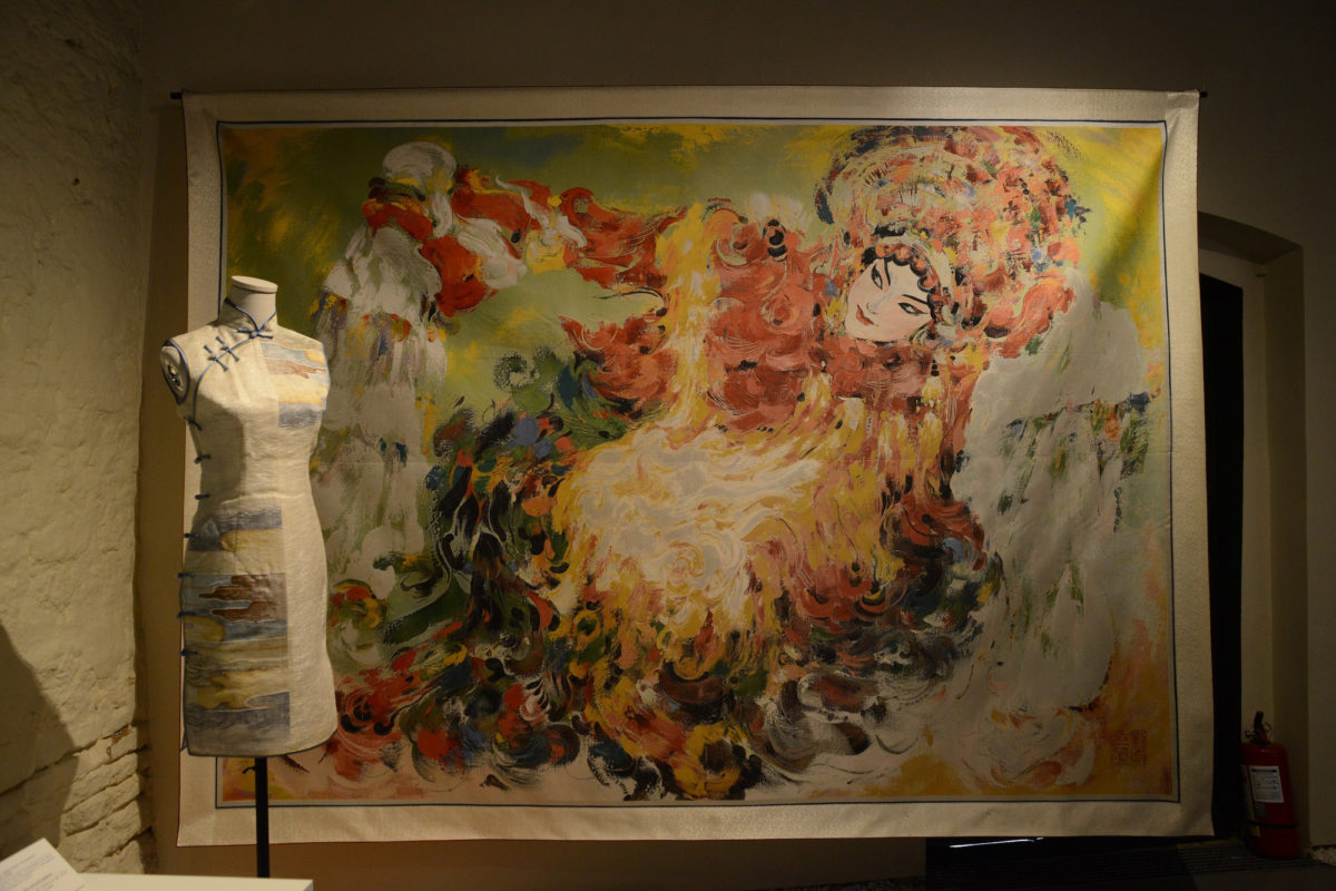 Από την έκθεση «Η παράδοση συναντά τη μόδα» στο Μουσείο Μετάξης στο Σουφλί (φωτ.: ΑΠΕ-ΜΠΕ).