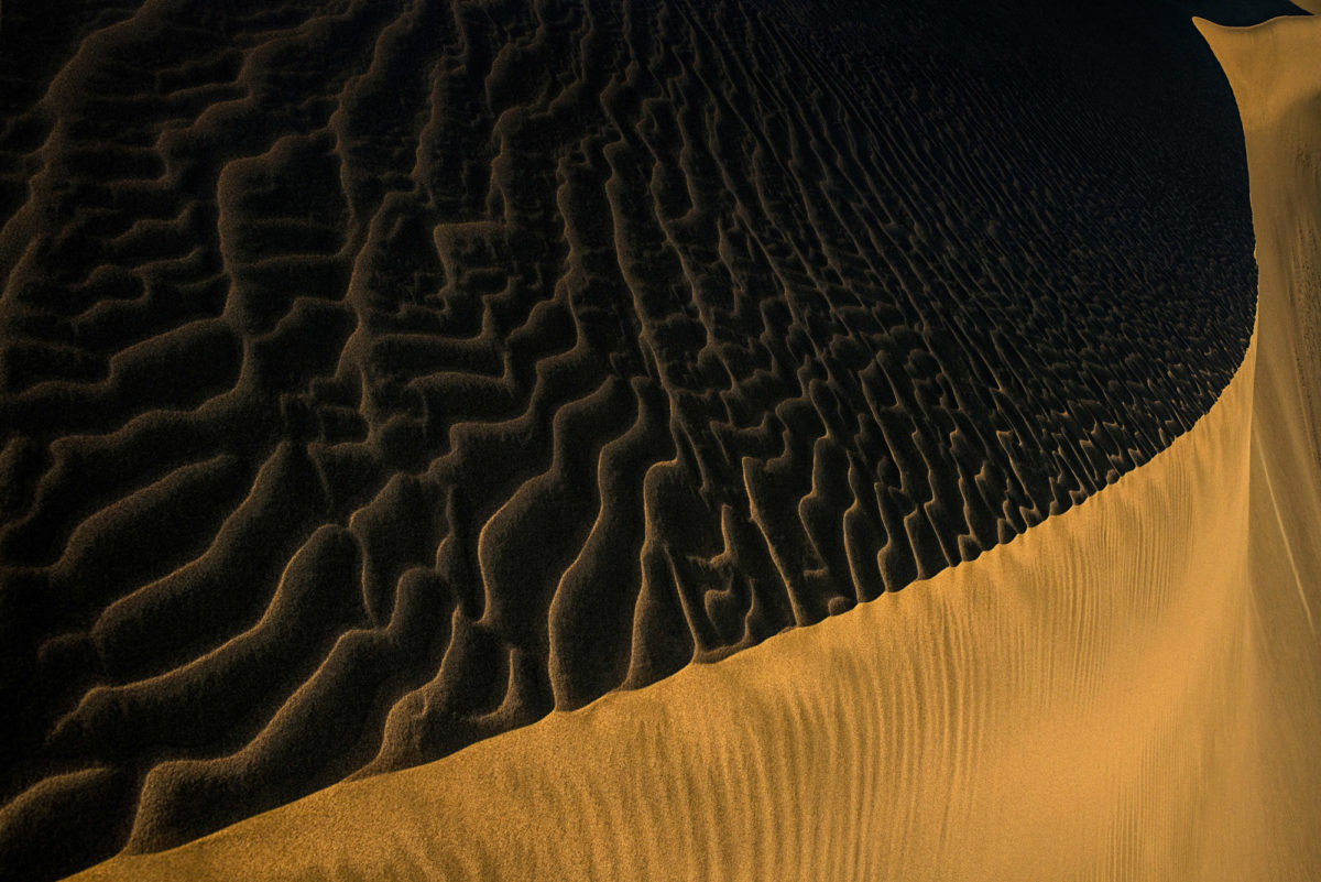 Φωτογραφία του πρίγκιπα Νικολάου από την έκθεση «Aegean Desert» που παρουσιάζεται στο Μουσείο Μπενάκη Ισλαμικής Τέχνης. 