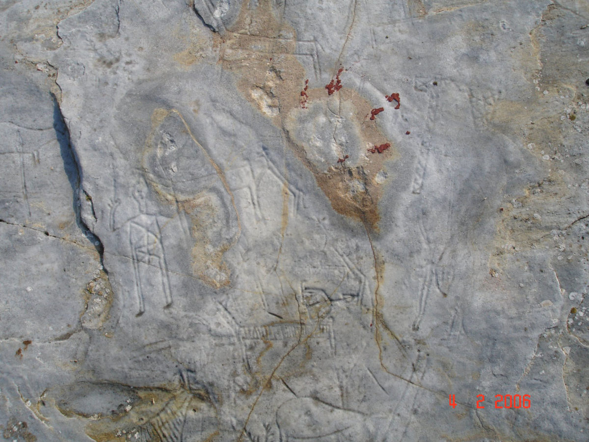 Bραχογραφίες στο Παγγαίο πριν από την καταστροφή τους (φωτ.: ΑΠΕ-ΜΠΕ / Θεόδωρος Λυμπεράκης).