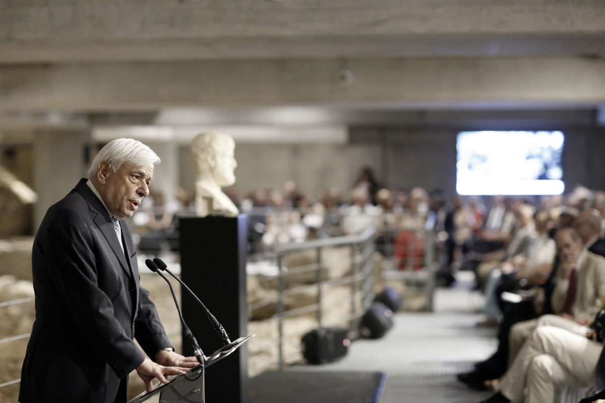 Ο Προκόπης Παυλόπουλος επανέλαβε ότι ο Παρθενώνας κατέχει κορυφαία θέση μεταξύ των μνημείων της ελληνικής αρχαιότητας, που συνθέτουν τον πυρήνα της όλης πολιτιστικής μας κληρονομιάς (φωτ.: Προεδρία της Ελληνικής Δημοκρατίας).