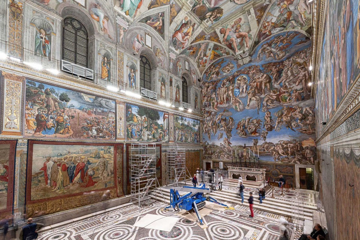 Και οι δώδεκα τάπητες έχουν υφανθεί από μετάξι, μαλλί και ασημένια κλωστή, ενώ η συντήρηση και η αποκατάστασή τους από τα συνεργεία ειδικών του Βατικανού διήρκεσε μία 10ετία (φωτ.: Musei Vaticani).