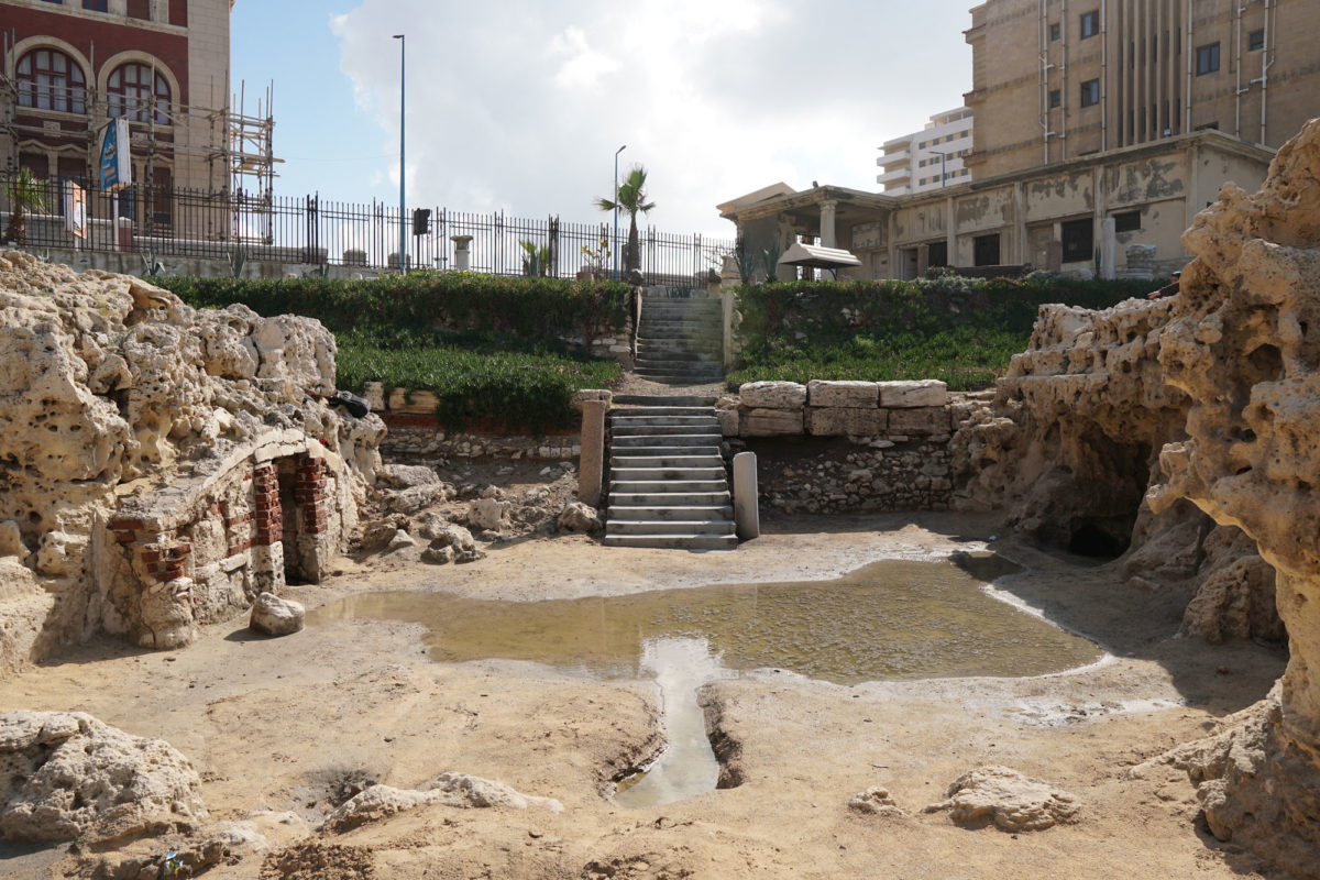 Άποψη της αυλής της νεκρόπολης του Σάτμπυ, όπως είναι σήμερα.