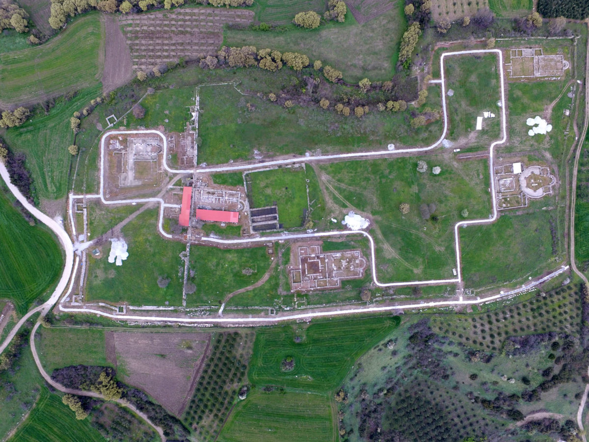 Αεροφωτογραφία της Χριστιανικής Ακρόπολης της αρχαίας Αμφίπολης (Απρίλιος 2020). Φωτ.: ΥΠΠΟΑ.