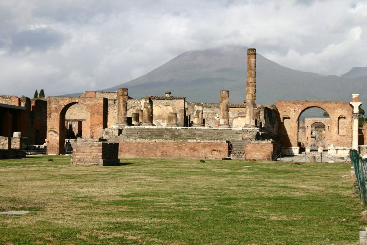 Άποψη του αρχαιολογικού χώρου της Πομπηίας (φωτ.: Wikimedia Commons).