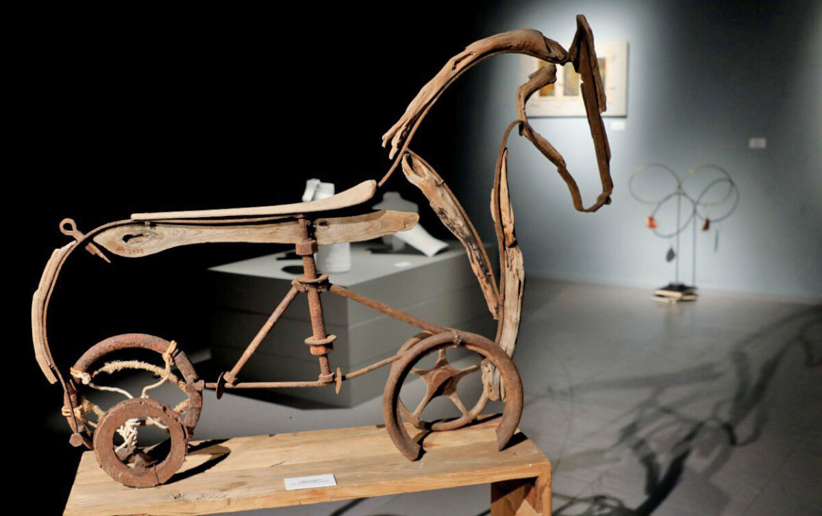 Άποψη της έκθεσης «Διαχρονίες» η οποία παρουσιάζεται στο Κέντρο Πολιτισμού «Ελληνικός Κόσμος».