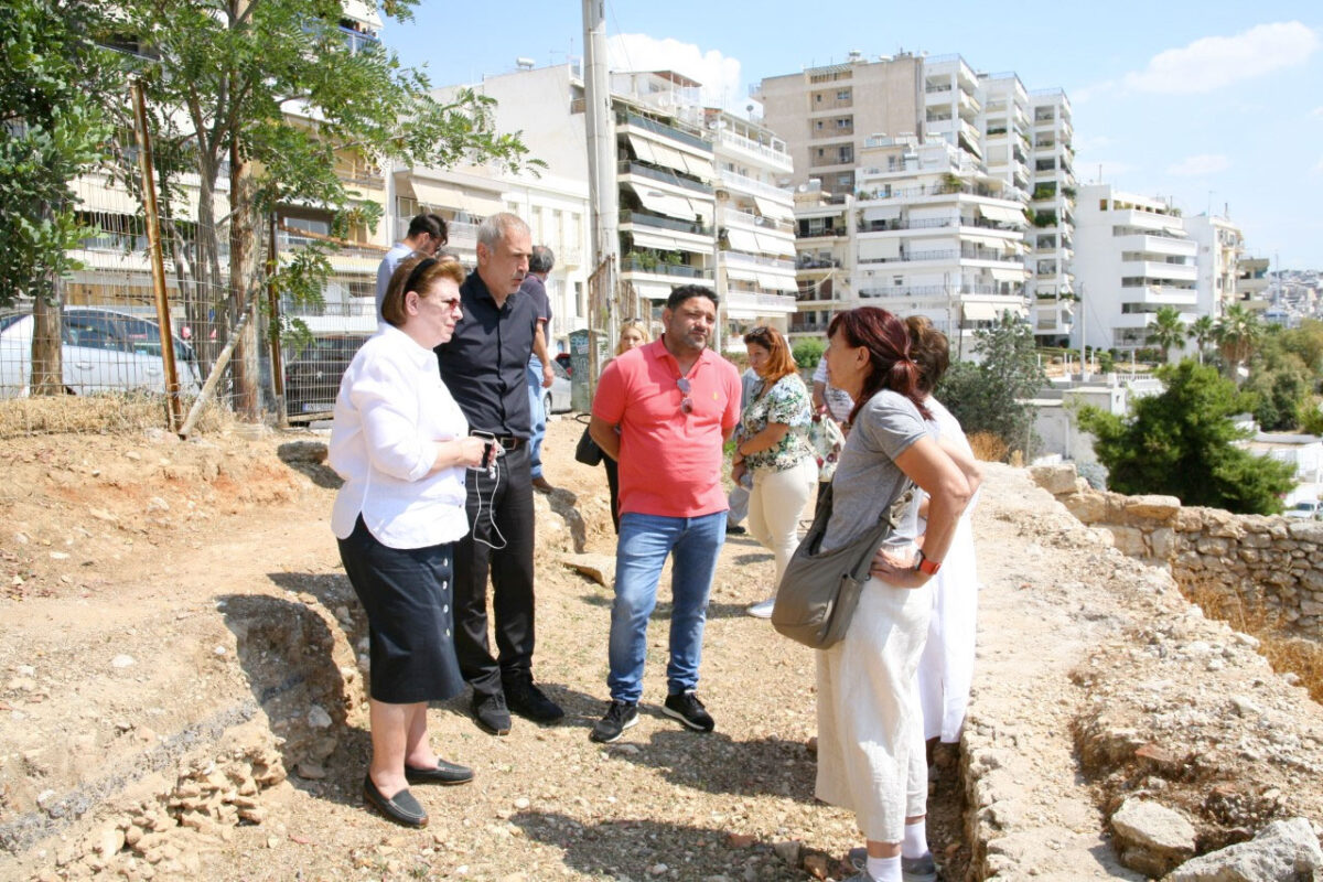 Αυτοψία στον κλειστό αρχαιολογικό χώρο της Πειραϊκής