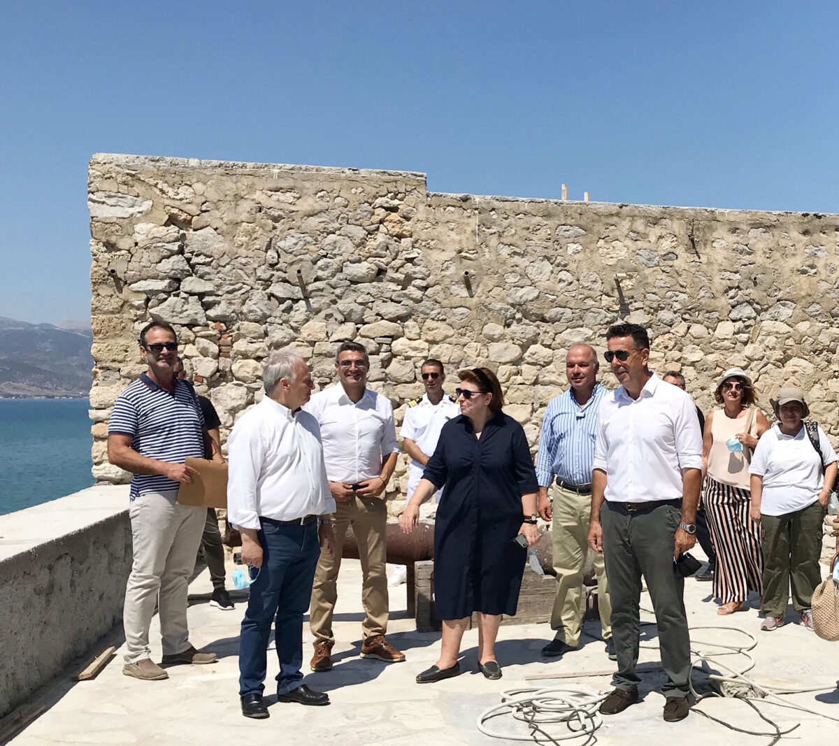 Από την αυτοψία της Υπουργού Πολιτισμού και Αθλητισμού Λίνας Μενδώνη στο Μπούρτζι (φωτ.: ΥΠΠΟΑ).