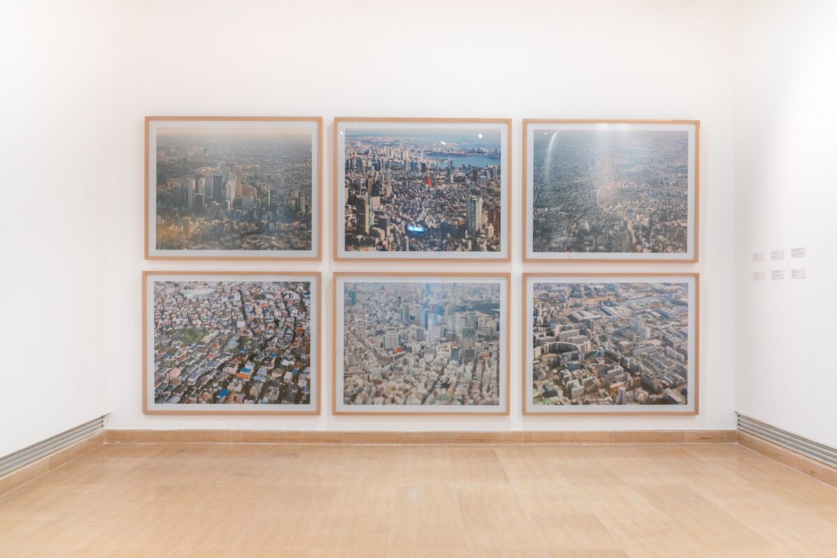 Ναόκι Χόντζο, «Τα διοικητικά διαμερίσματα του Τόκιο: Σιντζούκου, Μινάτο, Νακάνο, Σεταγκάγια, Τσούο και Κότο», εκτύπωση με ψεκασμό μελάνης, 2009 / 2008 / 2009 / 2008 / 2010 / 2008 (© ΥΠΠΟΑ/ΒΧΜ).