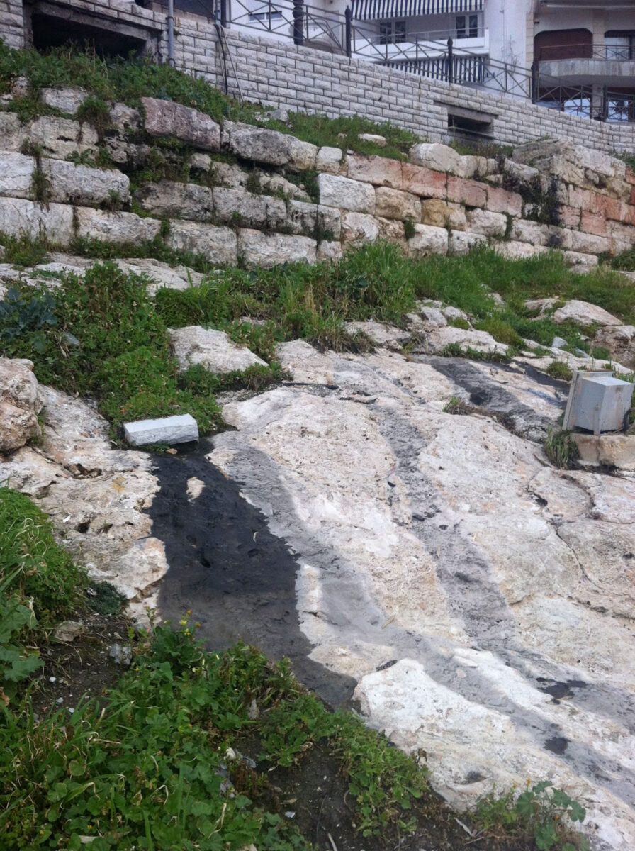 Άποψη του Θεμιστόκλειου Τείχους στον Πειραιά (φωτ.: ΥΠΠΟΑ).