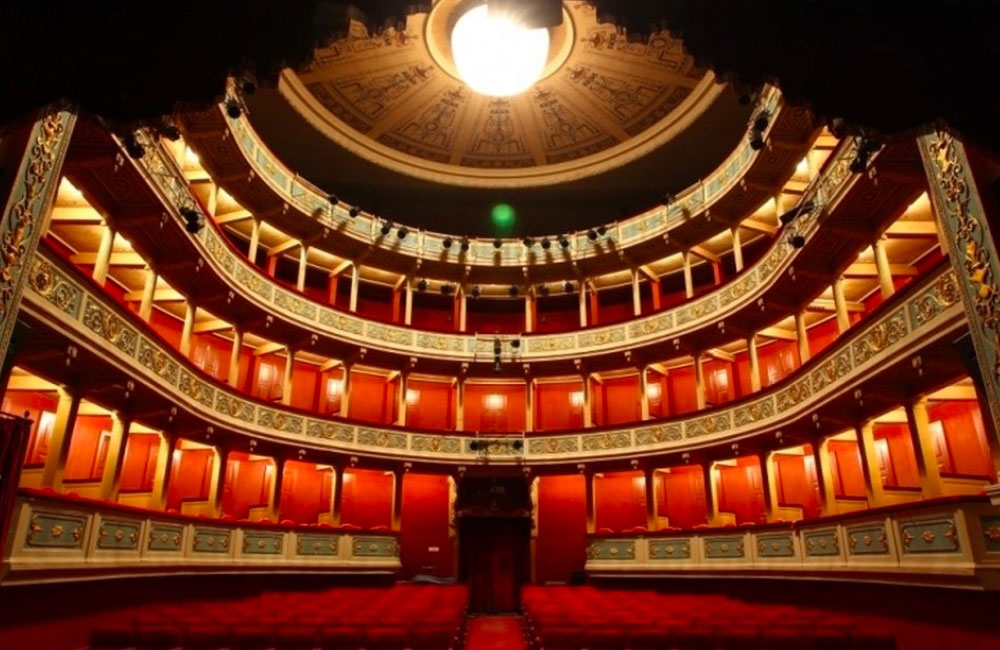 Ξεκινούν οι διαδικασίες για την επαναλειτουργία του δημοτικού θεάτρου «Απόλλων»