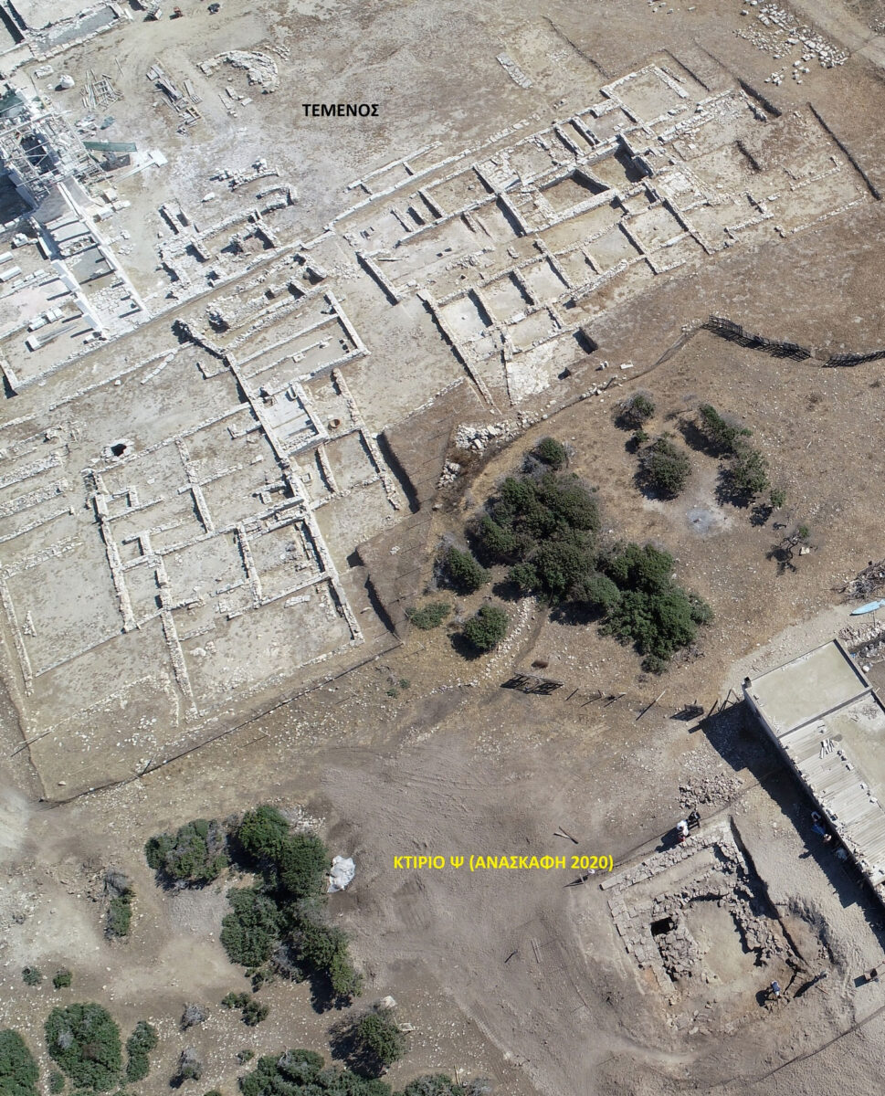 Αεροφωτογραφία του νότιου τμήματος του ιερού. Κάτω δεξιά διακρίνεται το νέο Κτίριο Ψ που πιθανόν να ταυτίζεται με δεξαμενή. Φωτ.: ΥΠΠΟΑ.