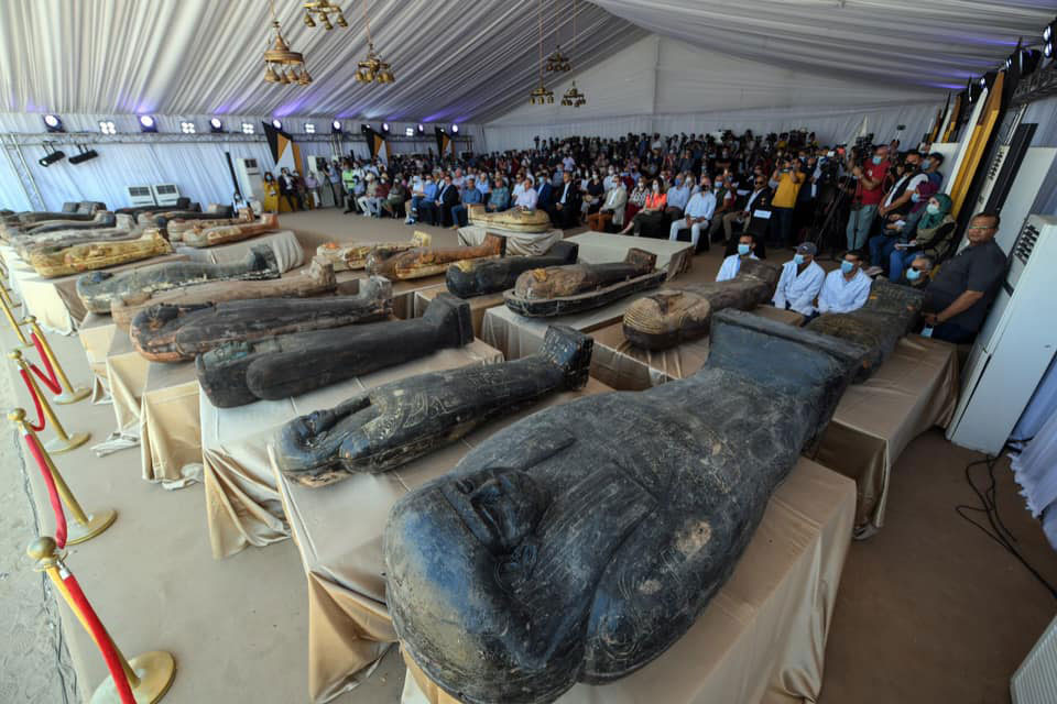 Οι 59 σαρκοφάγοι που αποκαλύφθηκαν στη Νεκρόπολη της Σακκάρα (φωτ.: Υπουργείο Αρχαιοτήτων και Τουρισμού της Αιγύπτου).