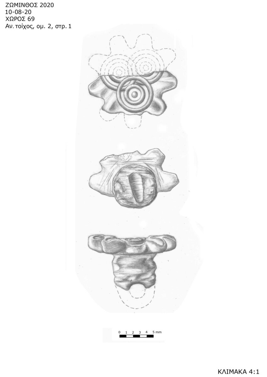 Σχέδιο της σφραγίδας σε σχήμα άνθους, που αποκαλύφθηκε στη Ζώμινθο (φωτ.: ΥΠΠΟΑ).