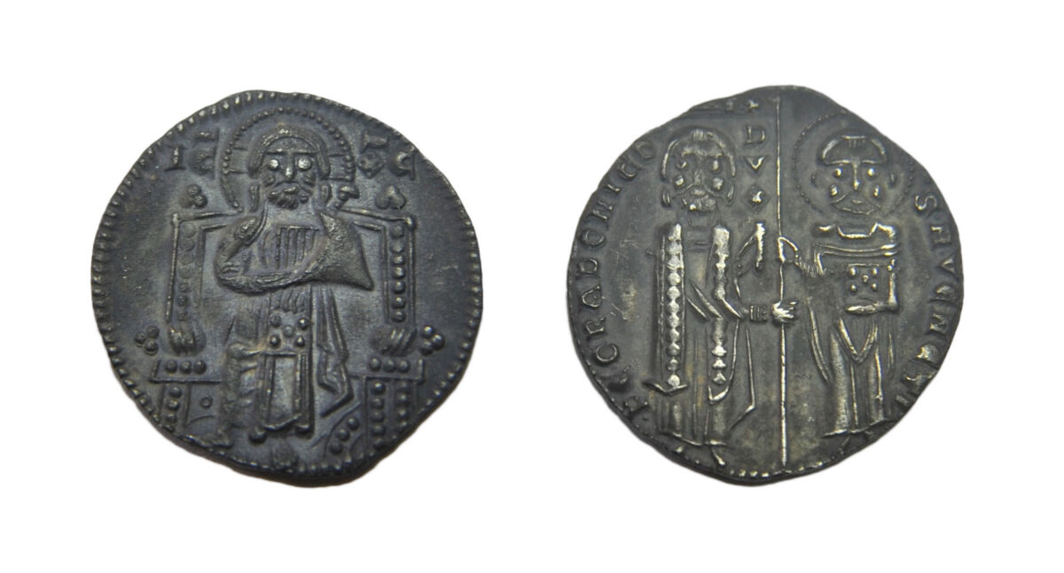 Ζώμινθος: Nόμισμα του δόγη της Βενετίας Pietro Gradenigo (1289-1311), που συμπίπτει με την 4η Σταυροφορία και την περίοδο της Ενετοκρατίας στην Κρήτη (φωτ.: ΥΠΠΟΑ).