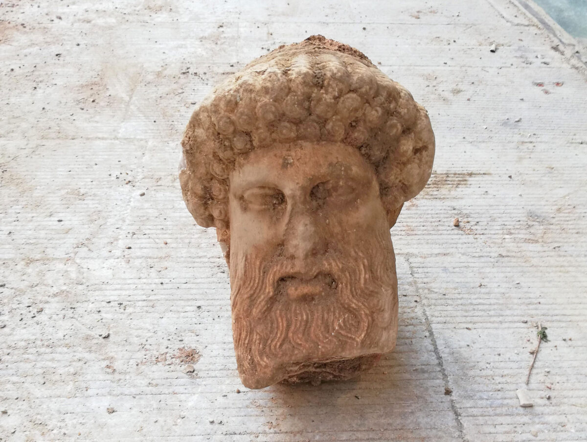 Κεφαλή του Ερμή ήρθε στο φως στην οδό Αιόλου