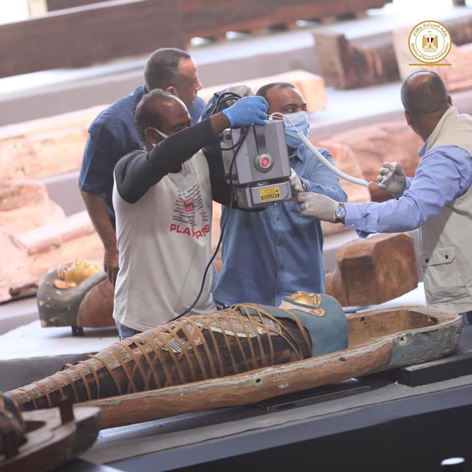 Από την παρουσίαση των ευρημάτων (φωτ.: Υπουργείο Τουρισμού και Αρχαιοτήτων της Αιγύπτου).