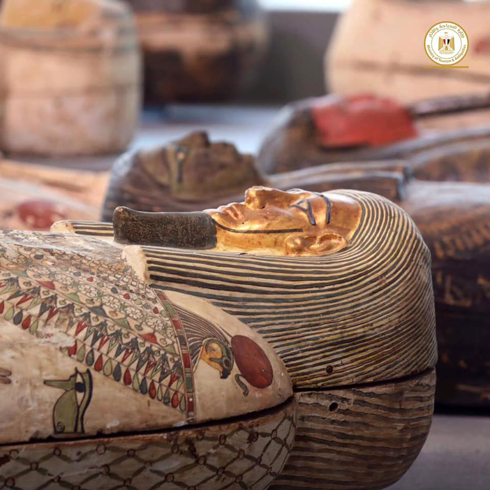 Από την παρουσίαση των ευρημάτων (φωτ.: Υπουργείο Τουρισμού και Αρχαιοτήτων της Αιγύπτου).
