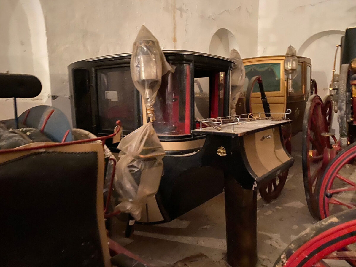 Οι άμαξες στο Τατόι (φωτ.: ΥΠΠΟΑ).