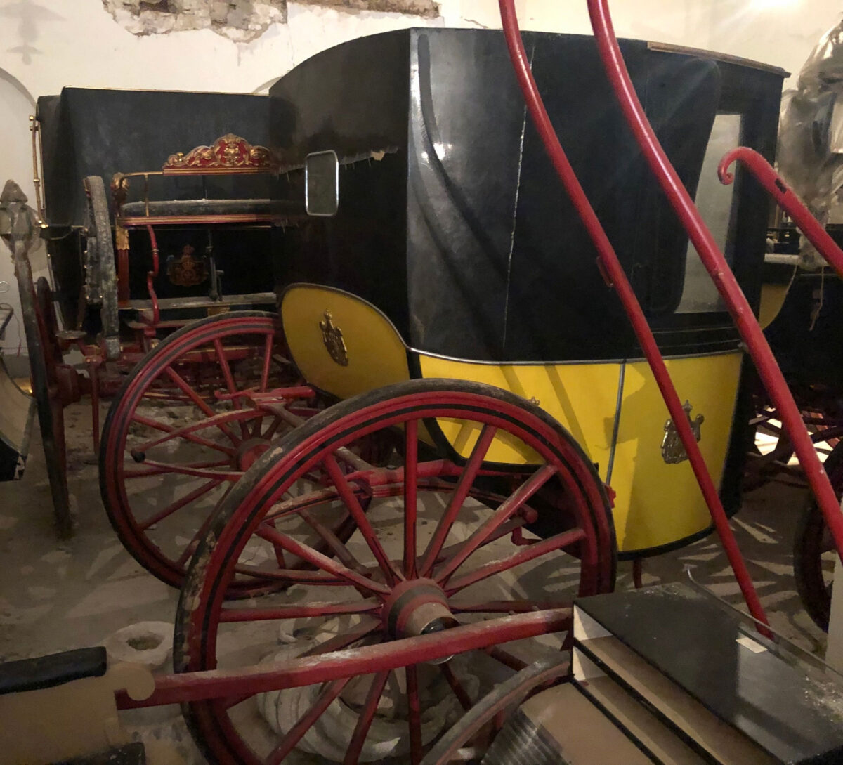 Οι άμαξες στο Τατόι (φωτ.: ΥΠΠΟΑ).