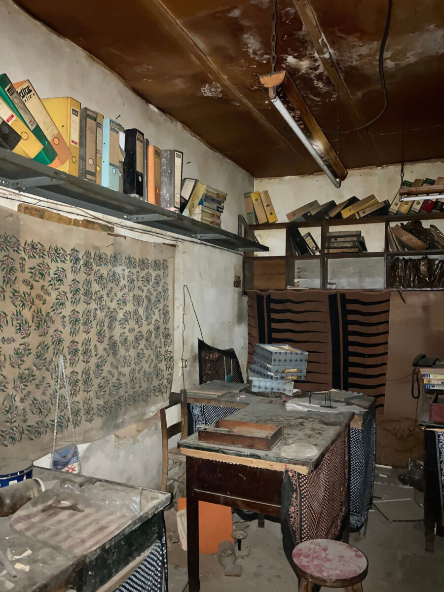 Στη «Βιοτεχνία Ελληνικών Μαντηλιών» (ΒΕΜ). Φωτ.: ΥΠΠΟΑ.