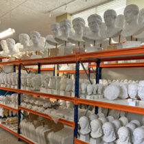 Επίσκεψη της Λίνας Μενδώνη στα εργαστήρια του ΟΔΑΠ